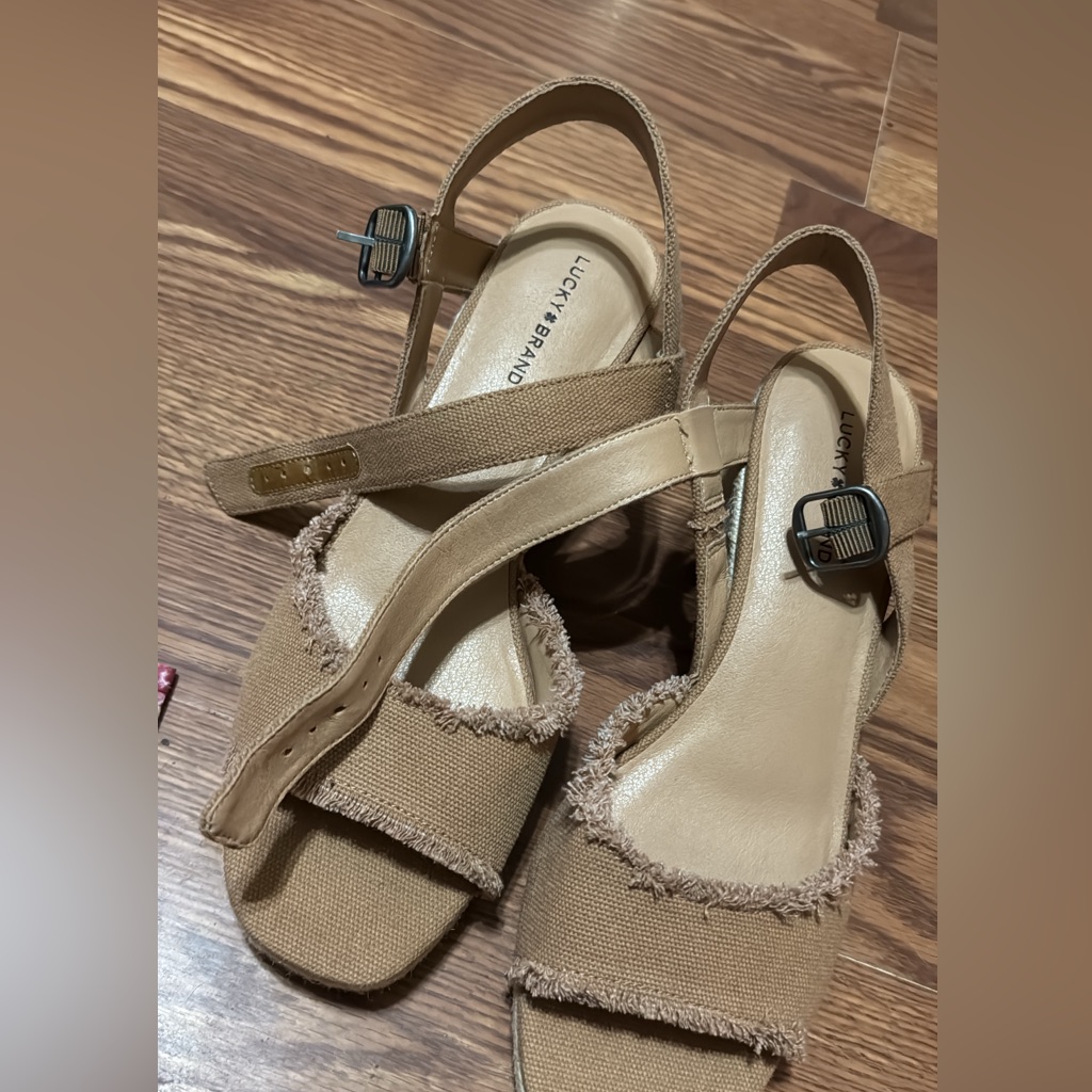 Brand New Lucky Brand Wedge Sandals Size 10